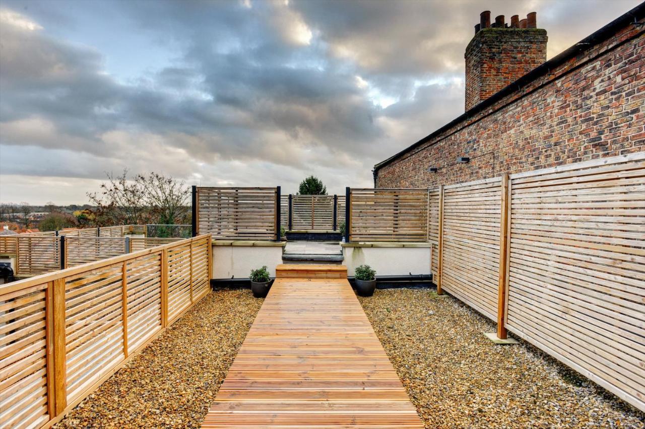 The Penthouse - Allocated Parking With City Views Ripon Exterior foto