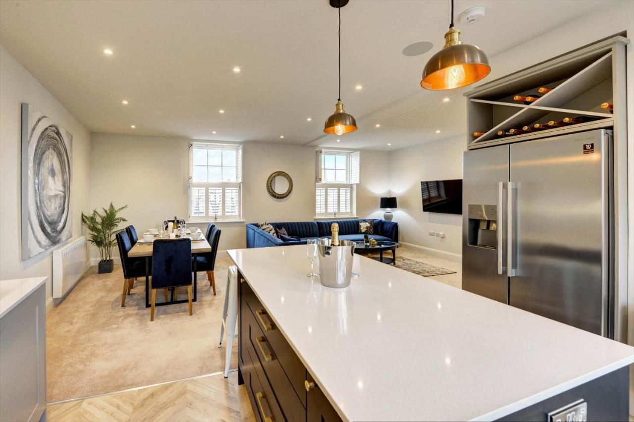 The Penthouse - Allocated Parking With City Views Ripon Exterior foto